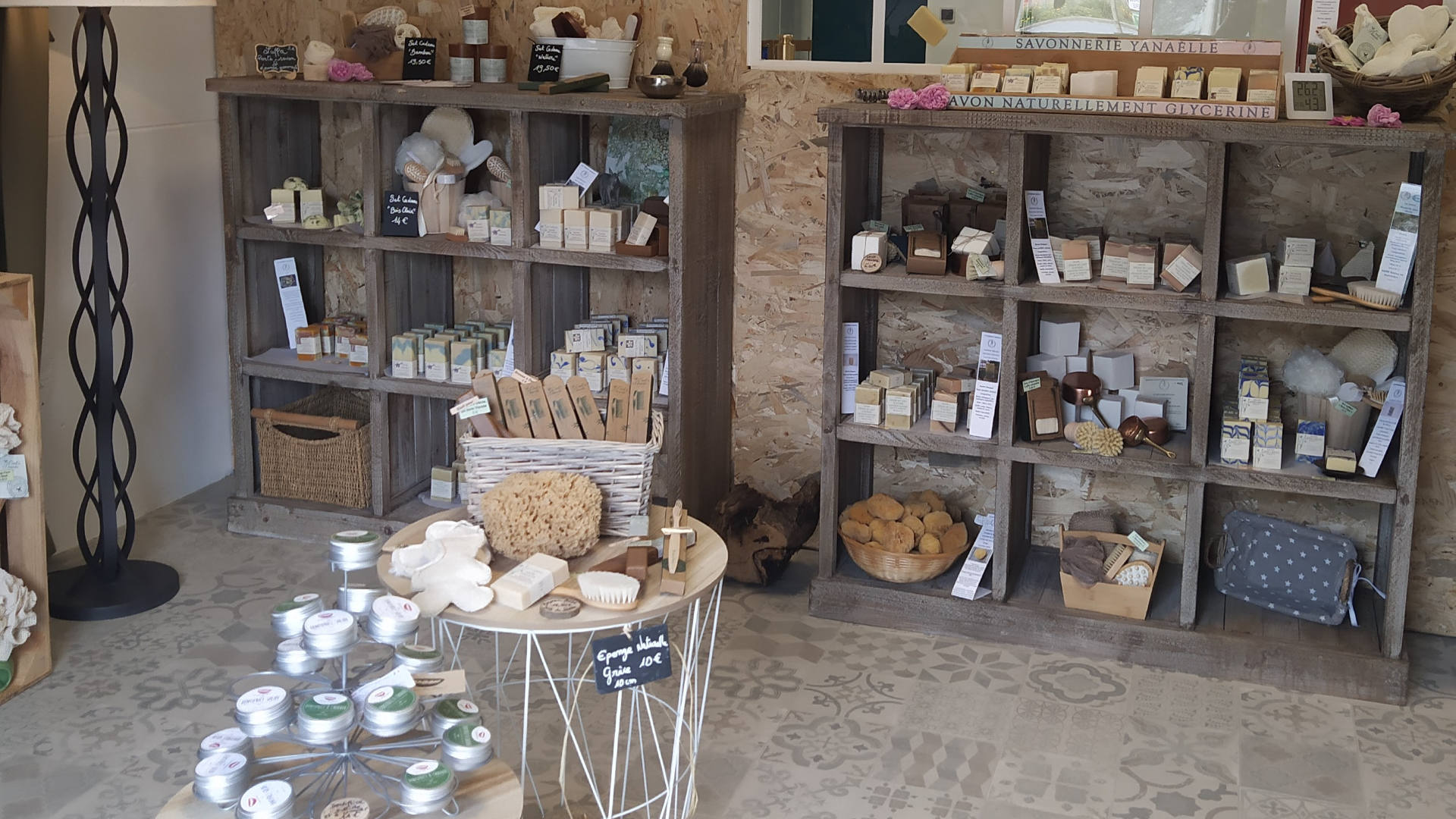 Savonnerie Yanaëlle à Bessenay - Fabrication artisanale et vente de savons